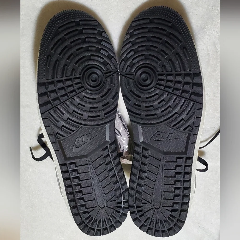 Air Jordan 1 Low Golf Shoes - Picture 7 of 9